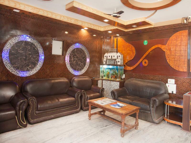 Oyo 343 Pop Life Hotel Banke エクステリア 写真