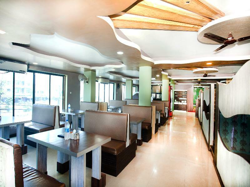 Oyo 343 Pop Life Hotel Banke エクステリア 写真